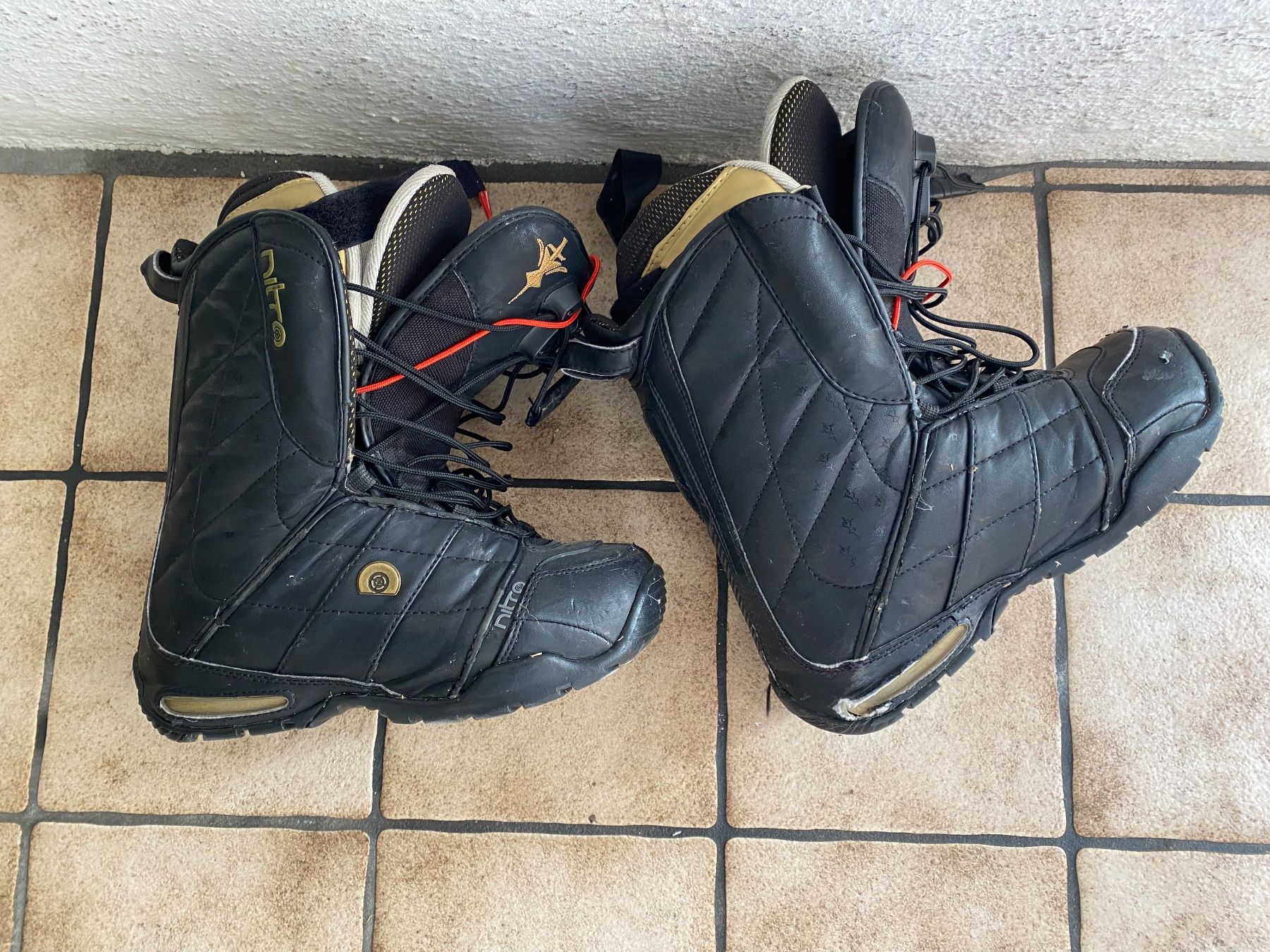 Snowboard Nitro Herrenschuhe: Boots nitro taille 39,5 – Gebraucht aus La Neuveville von e_perriard