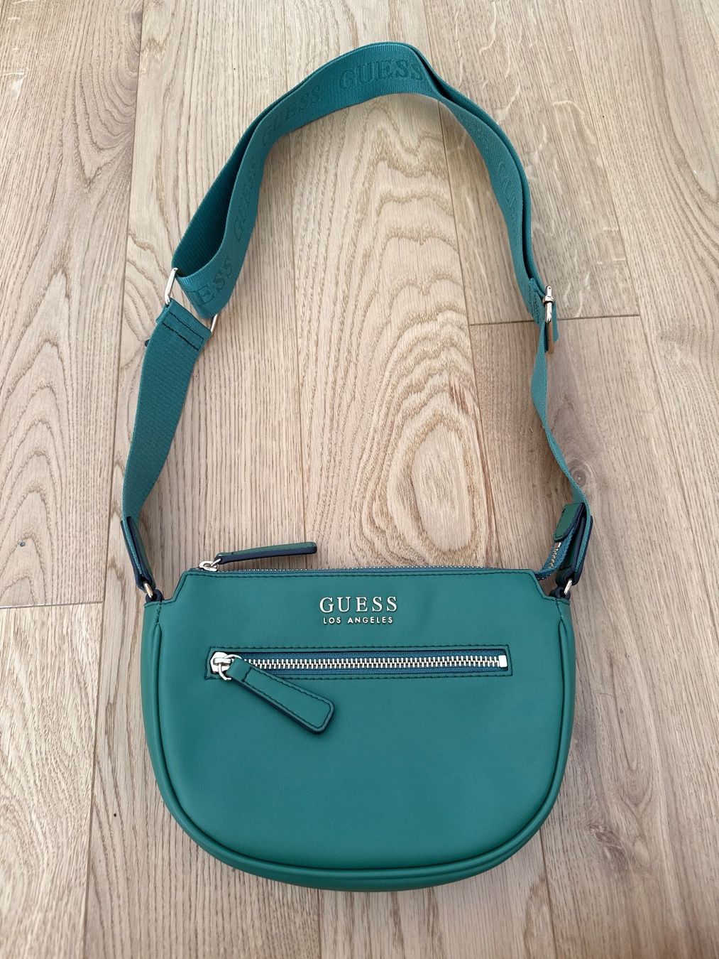 Guess Sacs femmes: NEU! Guess Umhängetasche – Neuf (Voir description) à Schönenwerd par d.chiara