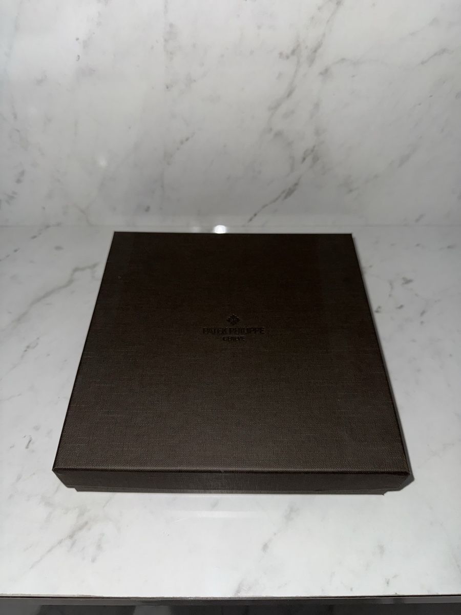 Piatti: Patek Philippe Hexagram Porcelain Limoges 2022 – Nuovo e nell'imballaggio originale da Genève venduto da MG7004 1