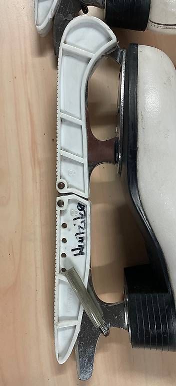 Schlittschuhe: Schlittschuhe Mädchen Gr. 37 – Gebraucht aus Stettfurt von soeins 2