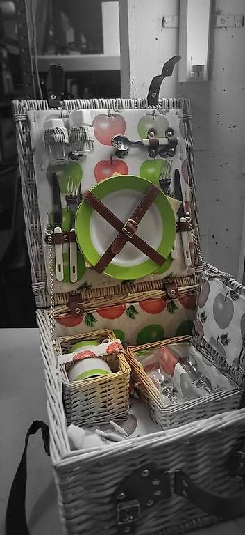 Valises de voyage: Picknick Koffer komplett / 2 Personen – D'occasion à Rheineck par inf_kv7d