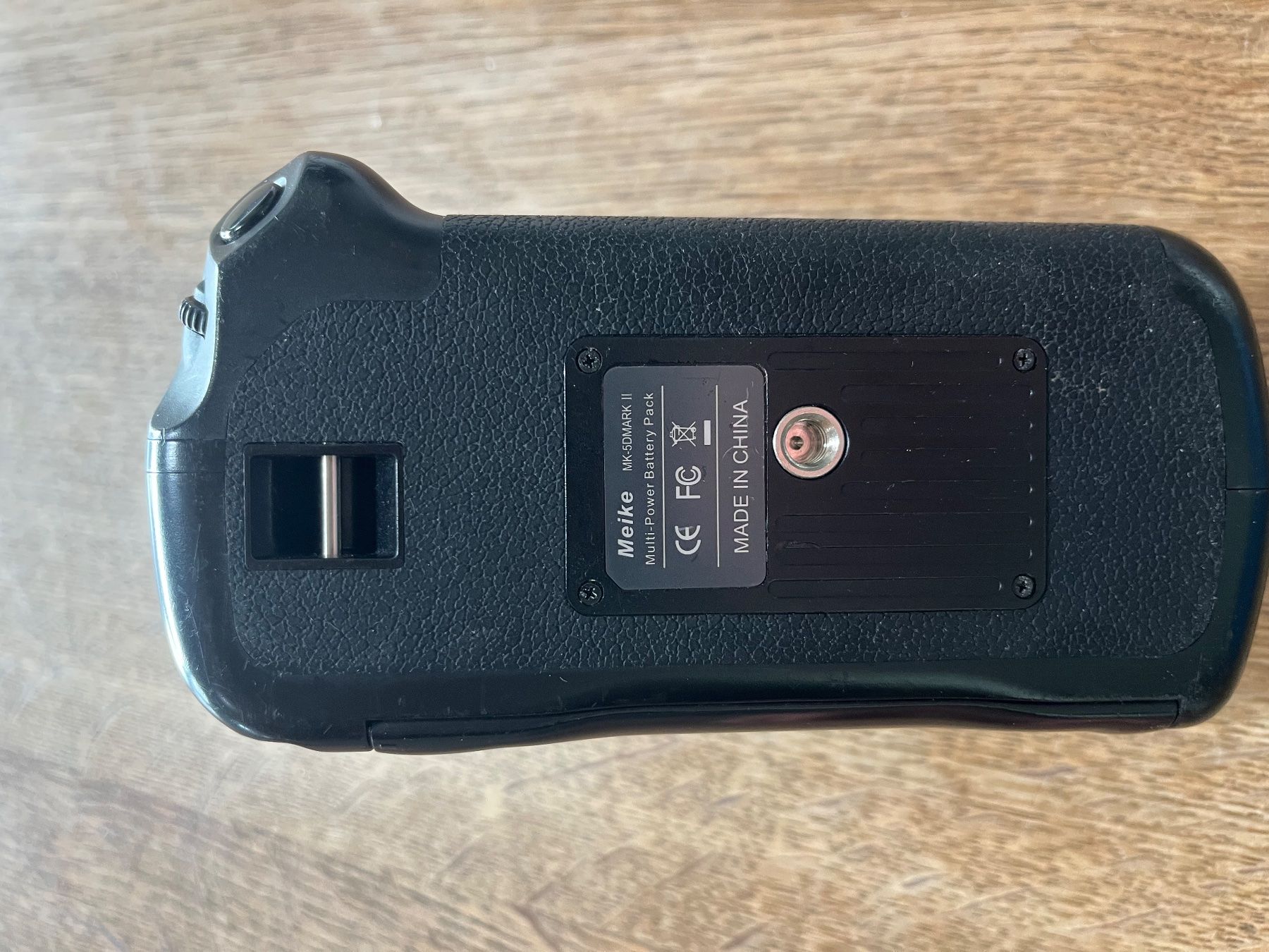 Unità & Adattatore: Meike BG-E11 battery grip for Canon 5D Mark II – Usato da Detligen venduto da laurinschnyder 2