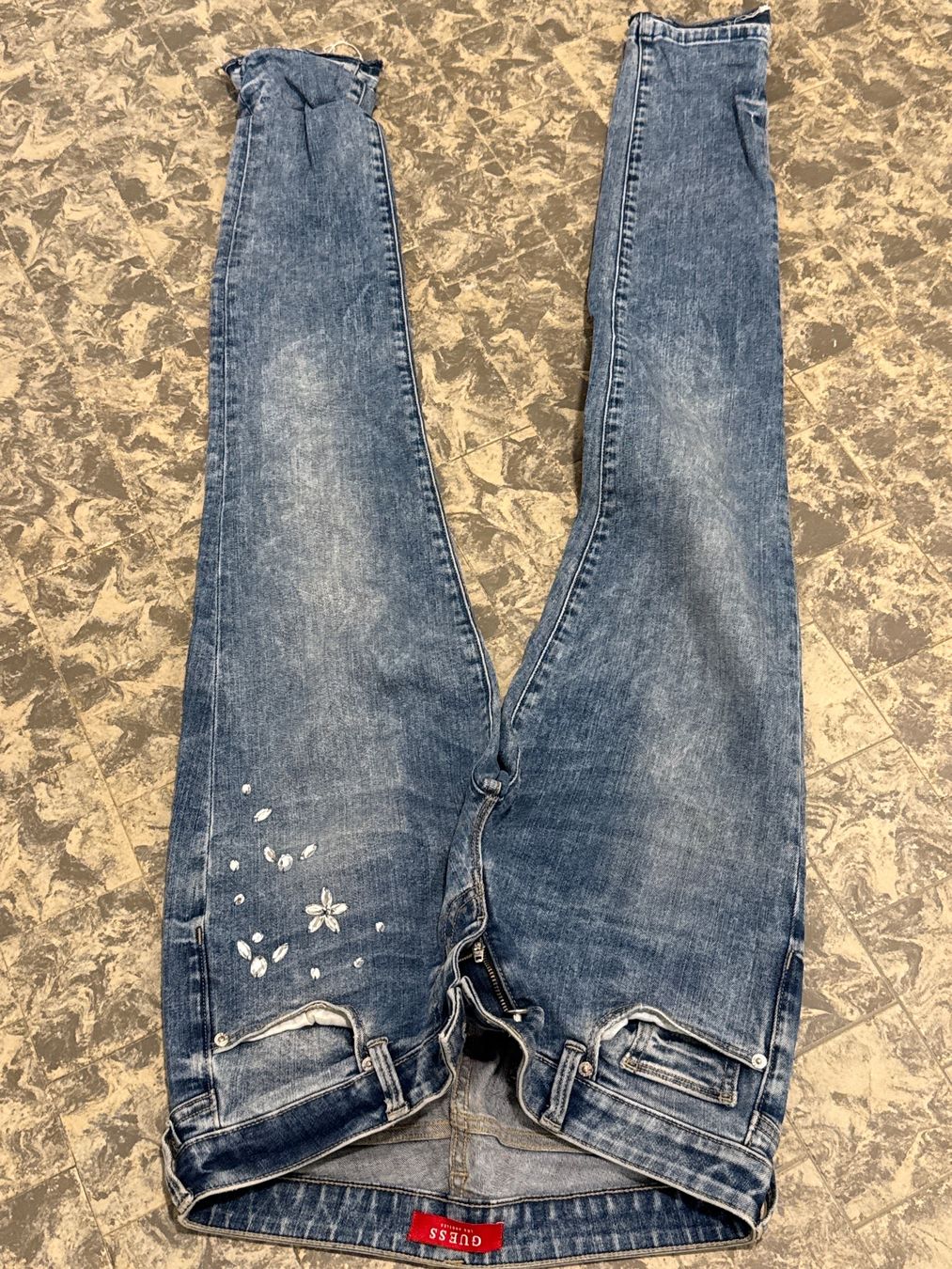 Guess Jeans: GUESS Damen Jeans  M – Usato da Amriswil venduto da used2use 2