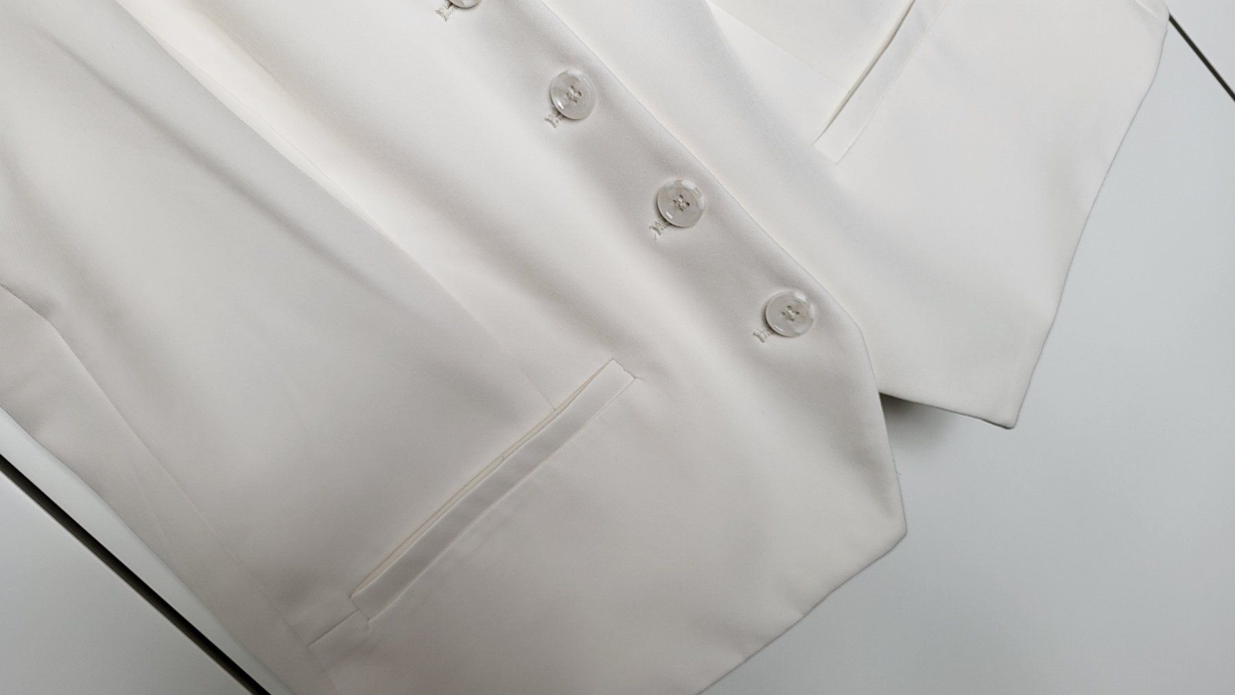 Orsay Tops: ORSAY Blazer-Top, creme, 42 – Gebraucht aus Münchenstein von Trinity 1