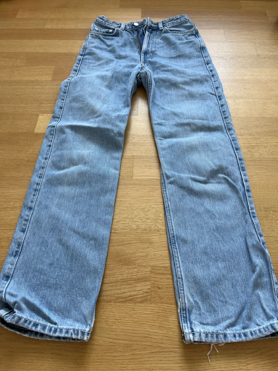 Weekday Hosen: Jeans Weekday Grösse hellblau  guter Zustand – Gebraucht aus Rüschlikon von Simoneh76