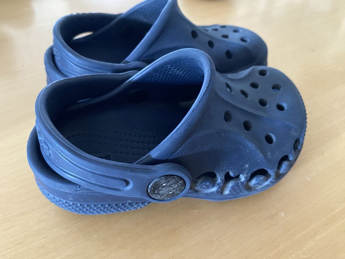 Crocs Scarpe da uomo: Crocs Clogs dunkelblau Grösse C7 gebrauchter Zustand – Usato da Hugelshofen venduto da M.Zollinger 1