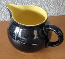 70er Jahre Milchkrug Rössler Schwarz/Gelb Keramik glasiert 