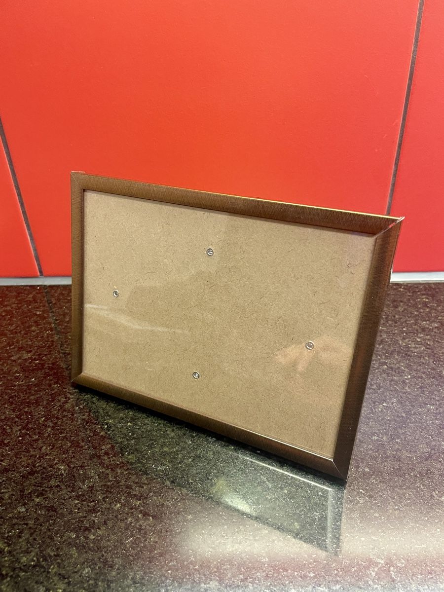 Bilderrahmen: Bronzefarbener Bilderrahmen, neuwertig, 13x18cm – Gebraucht aus Sursee von Steffi_2020 2