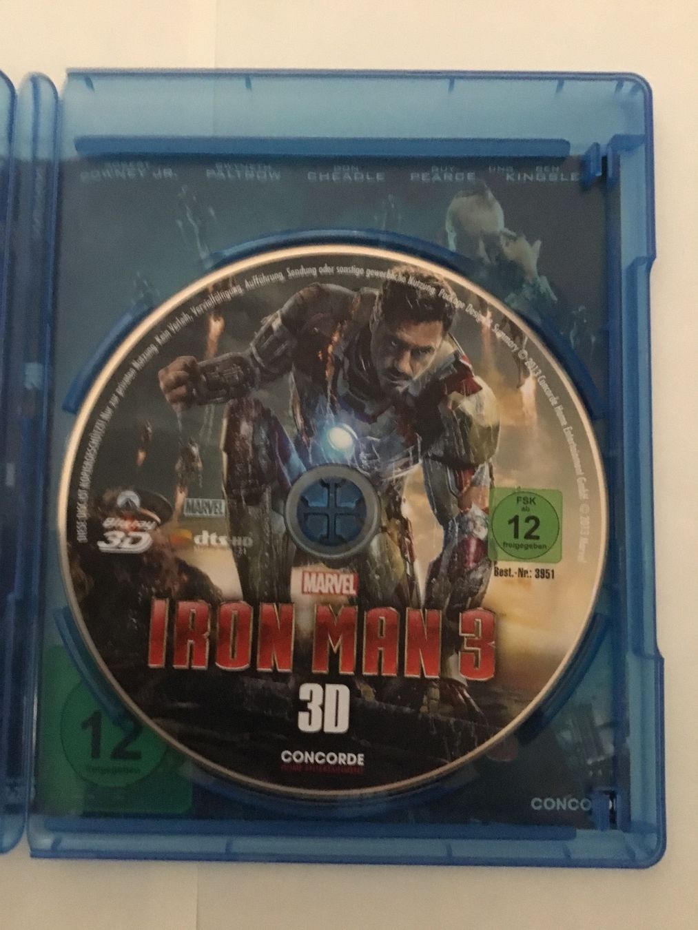 Tutti i DVDs: Iron Man 3 - Blu Ray 3D + 2D – Nuovo (secondo la descrizione) da Blauen venduto da berlingo65 2