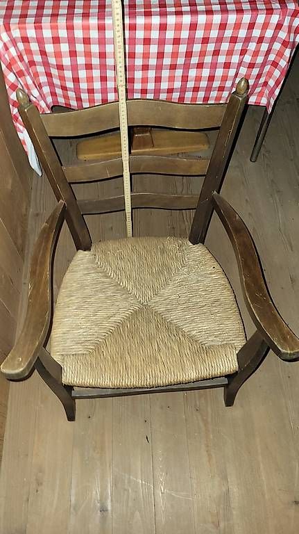 Stühle: Antiker Stuhl – Gebraucht aus Muhen von Gsell4 1