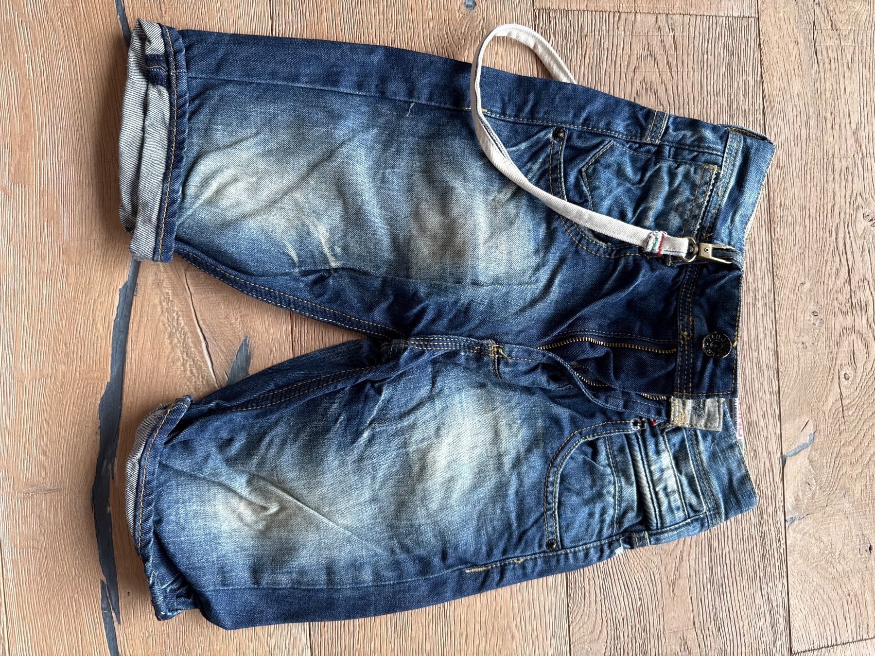 Vingino Pantaloni: Vingino Jeansshorts Gr. 7 – Nuovo (secondo la descrizione) da Himmelried venduto da Dievole