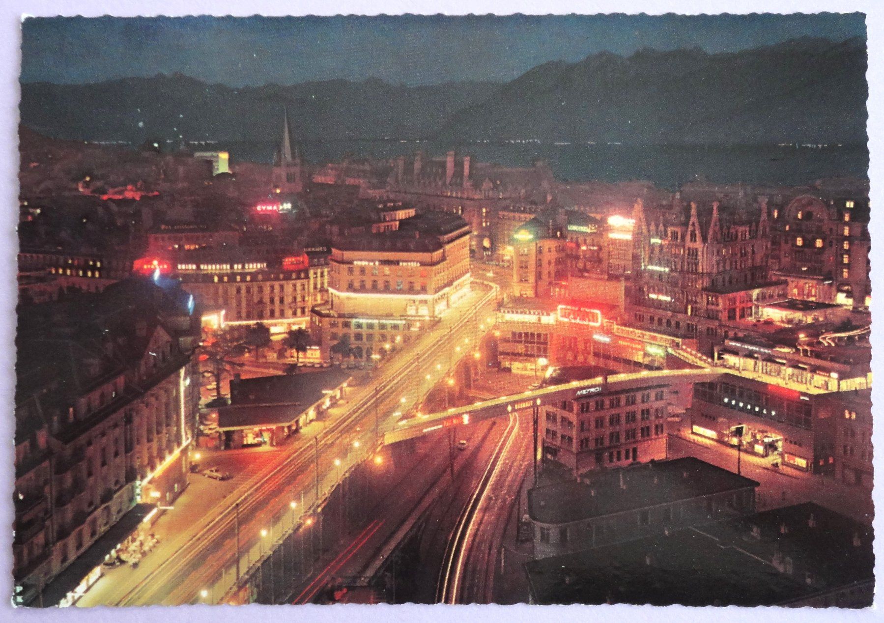 Cartoline postali: Lausanne, la nuit – Usato da Fétigny venduto da Billy2miny