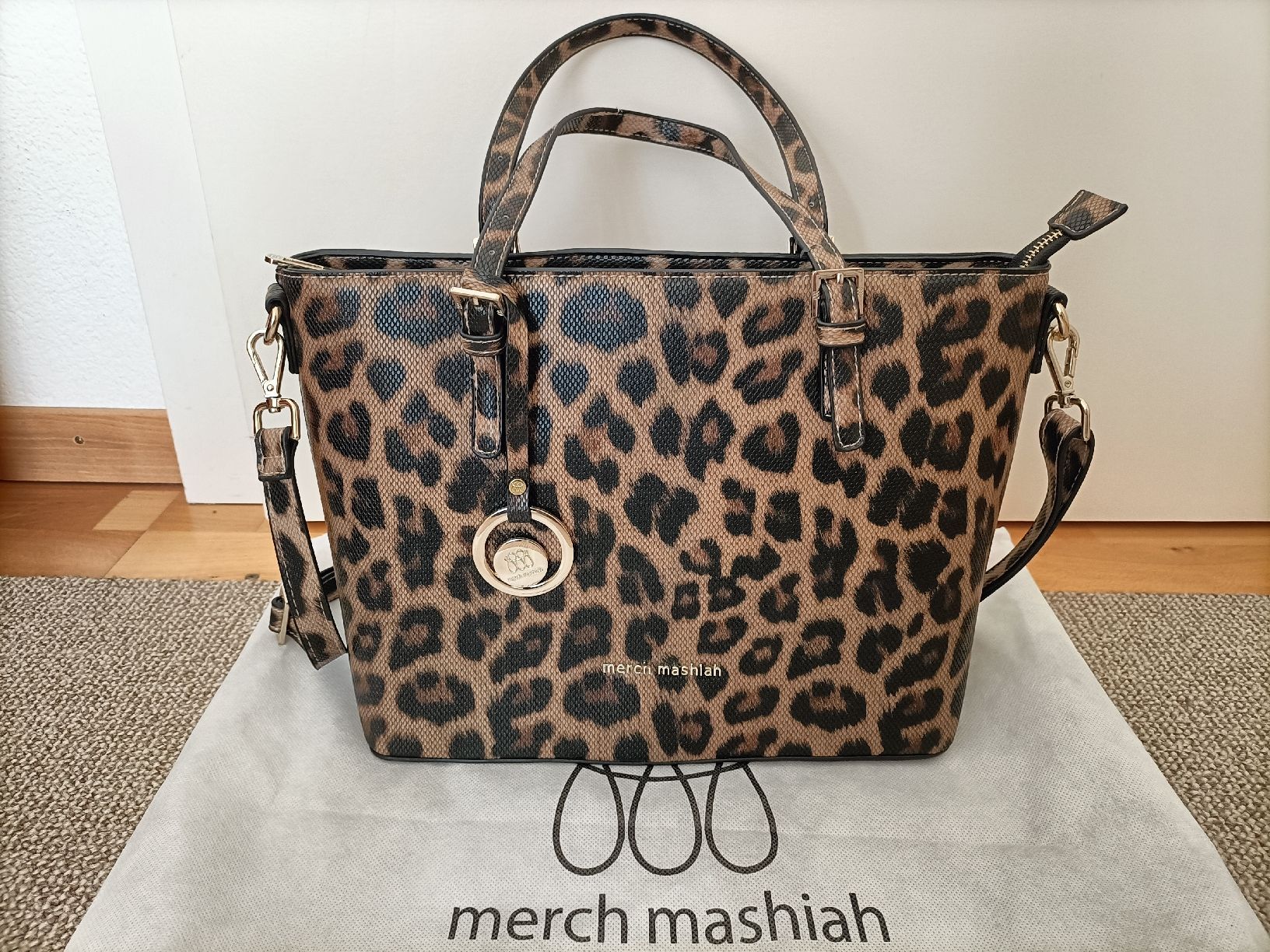 Borse da donna: Leoparden Tasche Merch Mashiah, NEU! – Nuovo (secondo la descrizione) da Wil SG venduto da MissMillie71