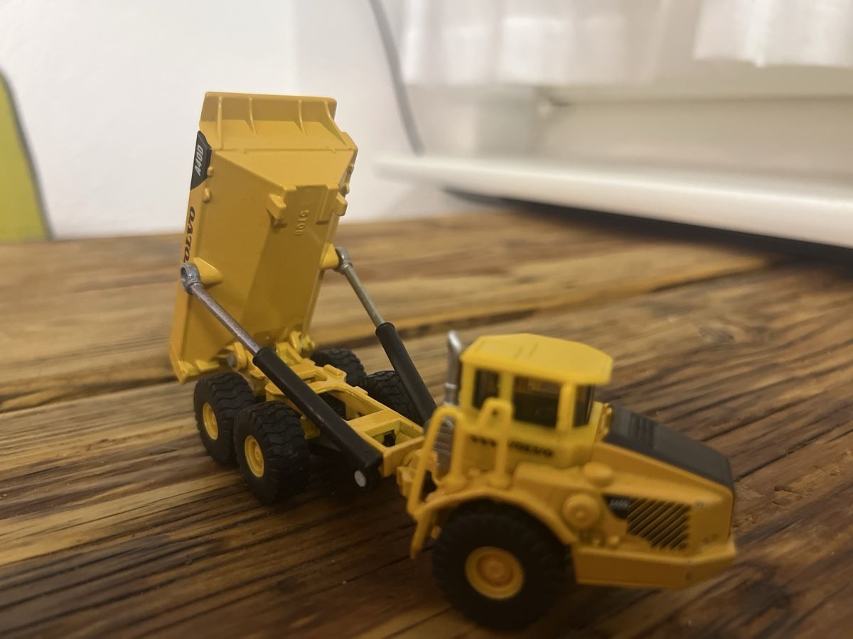 Volvo Modellautos: Volvo A40D Muldenkipper gelb – Gebraucht aus Umiken von mar_p7n9 2