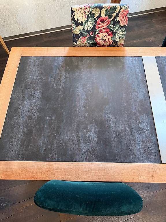 Tavoli: Esstisch mit Rost/Eisenplatteneffekt (Glas) – Usato da Spiez venduto da sotterel 2