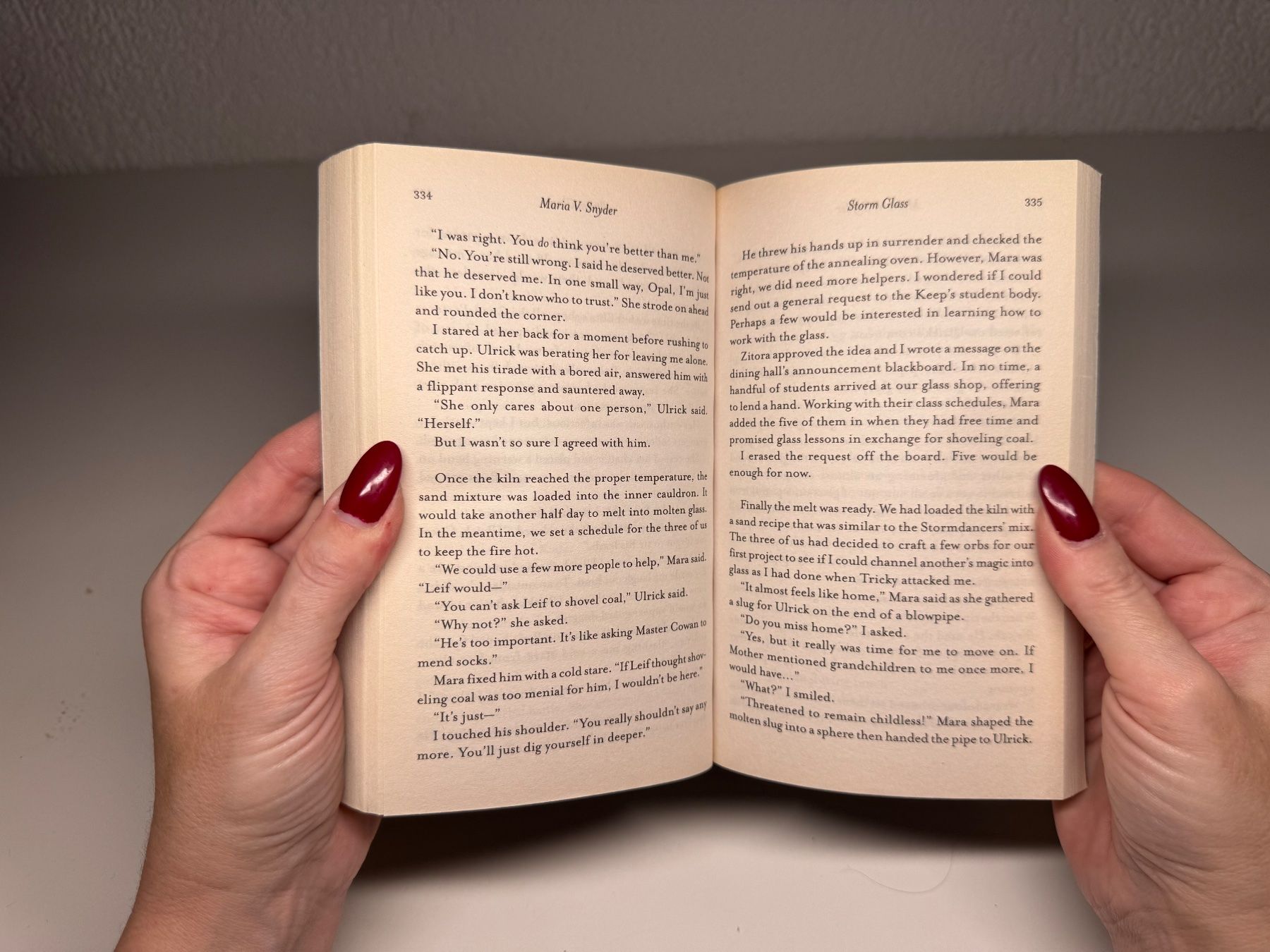 Bücher: NOVEL: Maria V. Snyder, Storm Glass – Gebraucht aus Grosswangen von English_books 8