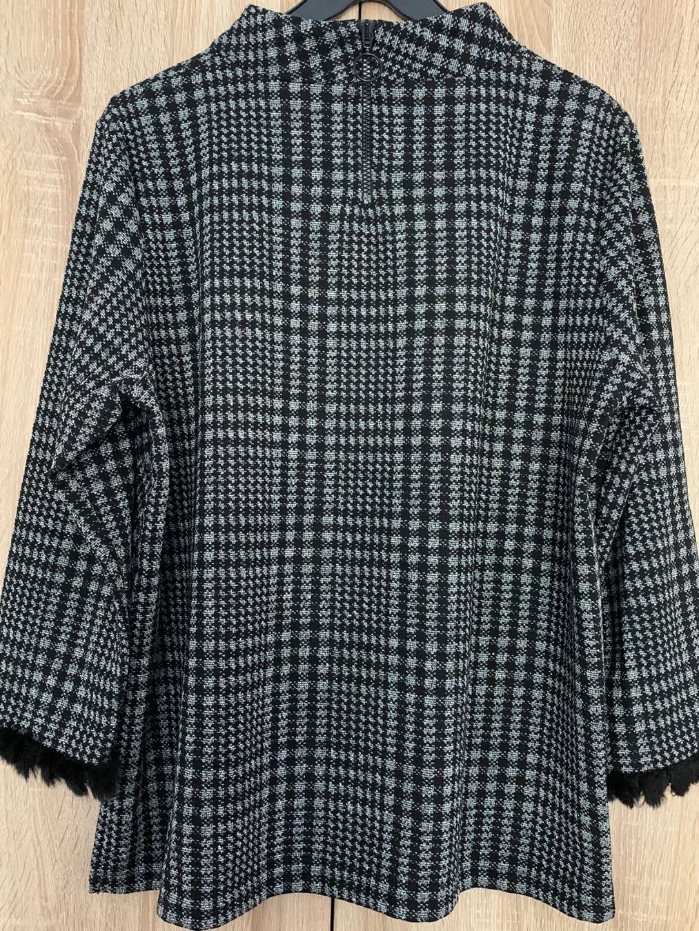 Maglioni & Felpe: Bianca Grösse 46 Pullover schwarz grau weiss Karo Muster – Usato da Nussbaumen AG venduto da brigitebardot