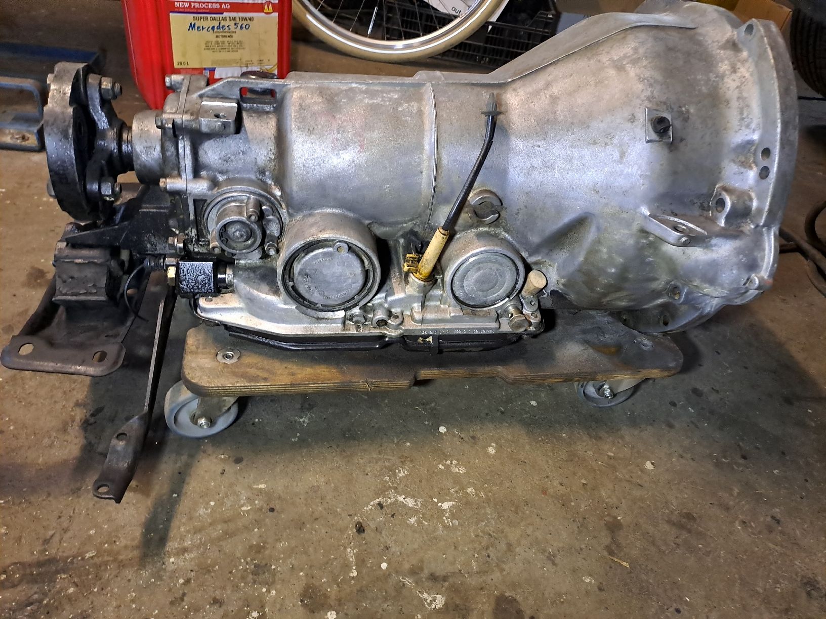 Mercedes-Benz Tutti pezzi di ricambio auto: Mercedes W126 Automat – Usato da Heerbrugg venduto da Dcadillac 2