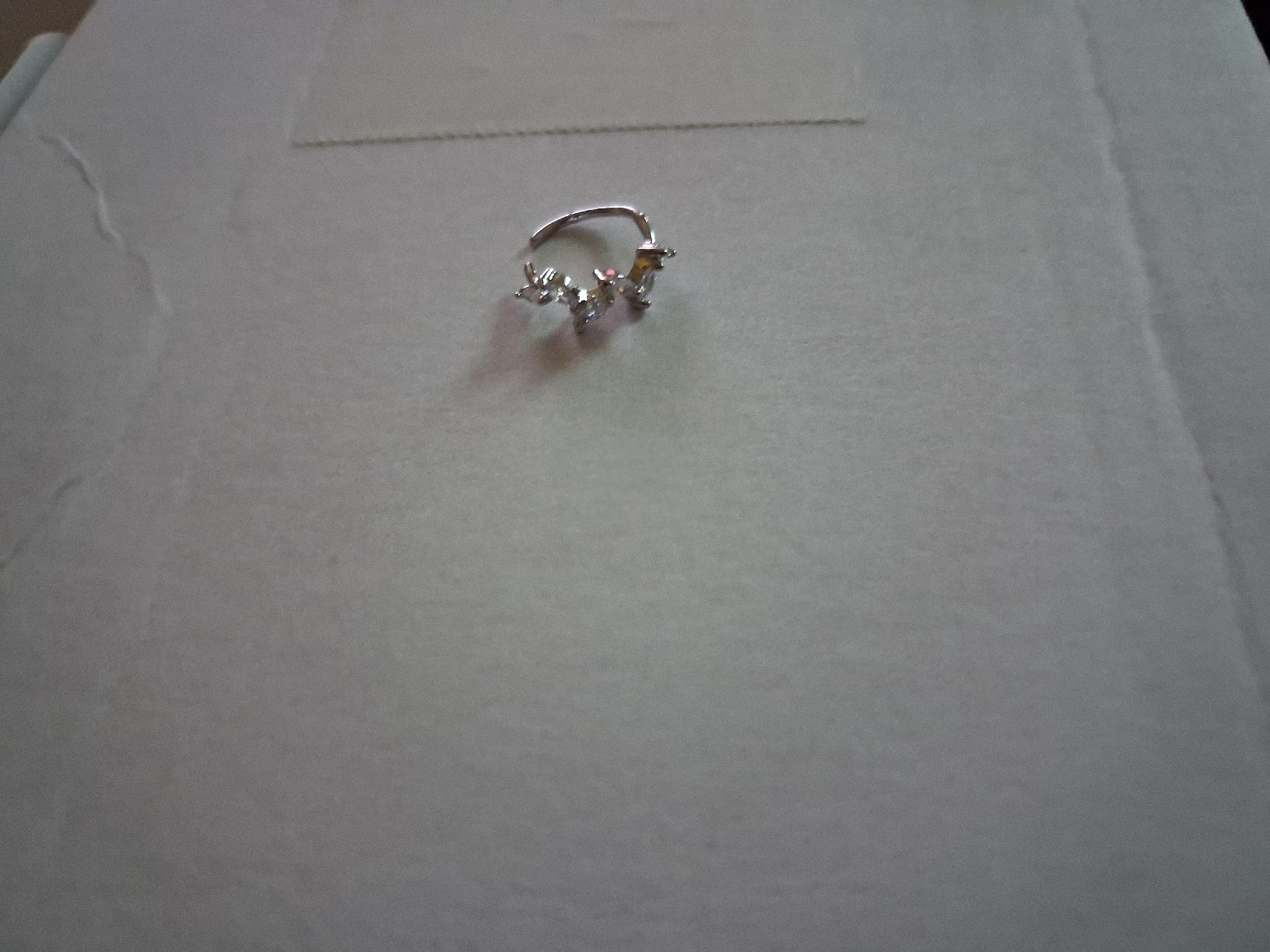 Bijoux piercing: Nasenring silberfarben mit Steinen neuwertig – Neuf avec emballage d'origine à Sevelen par rot_7p8z 1