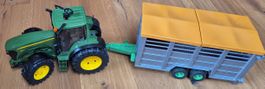 John Deere Traktor mit Vieh-Anhänger guter Zustand