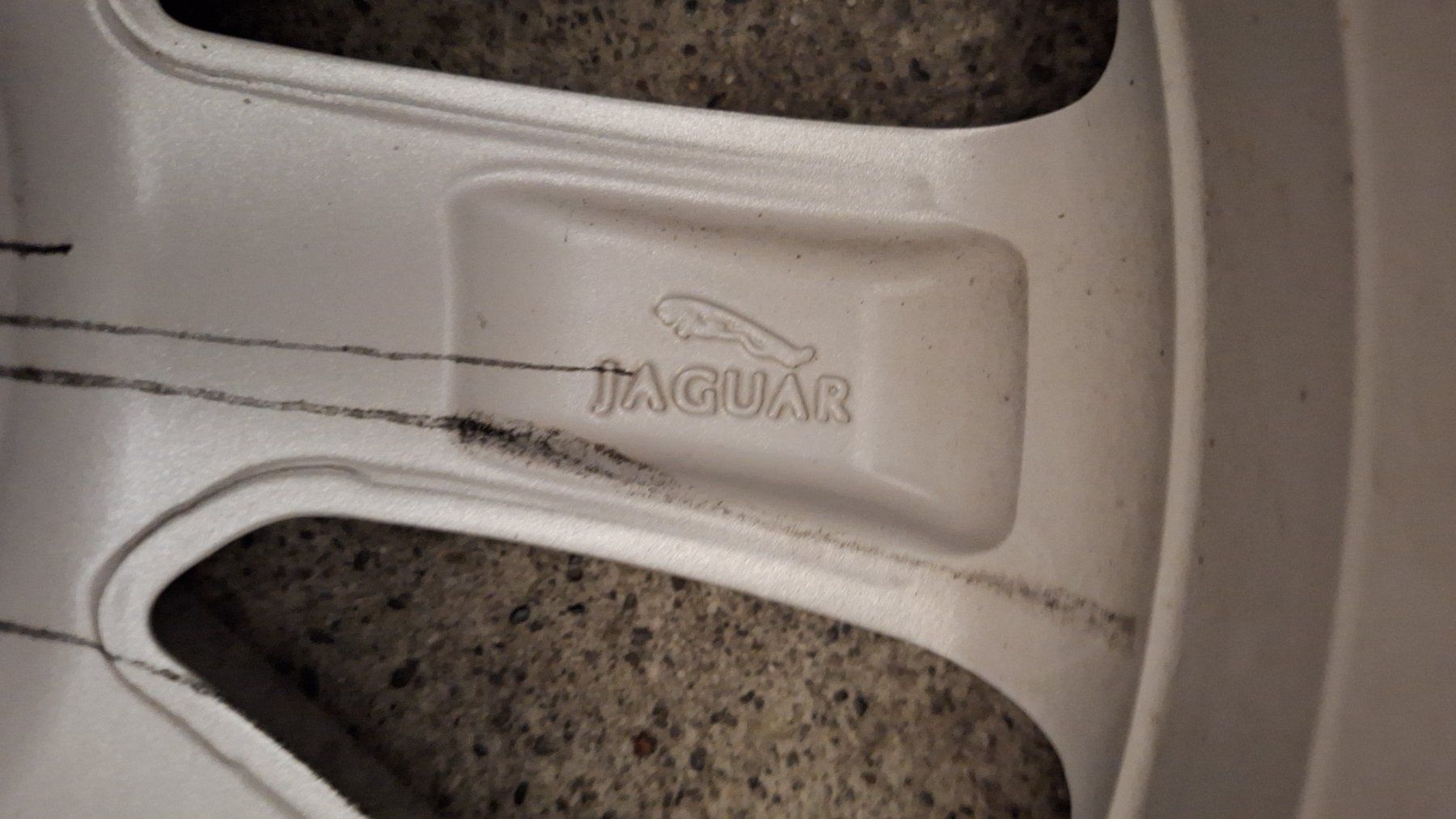 Jaguar Pneumatici & Ruote complete: Winterräder Alu - 235/60/R18 103V Jaguar E-Pace – Usato da Fällanden venduto da Ricardo-Vic 3