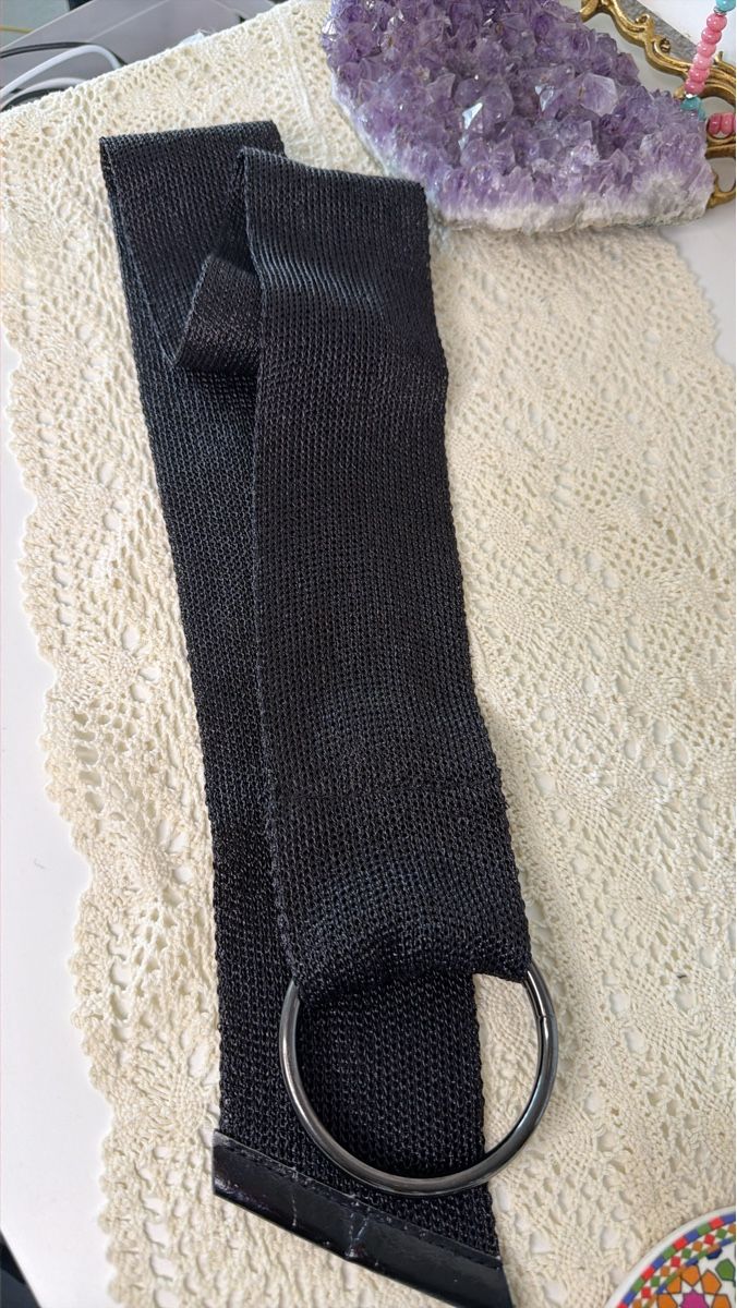 Cinture: Stylish Black Woven Belt with Silver Ring Buckle - Unique – Usato da Bouveret venduto da dou_g8q7