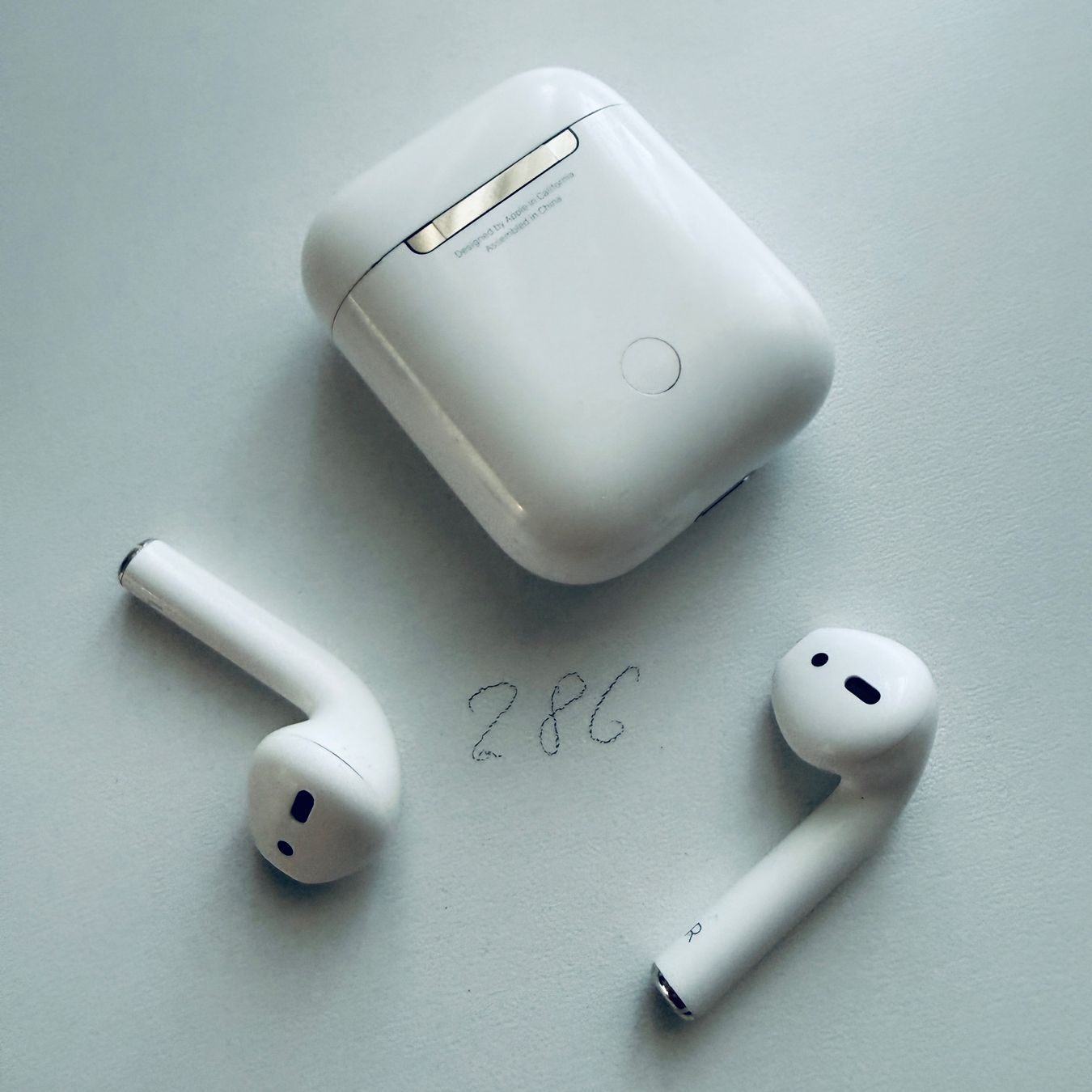 Apple Cuffie: Original Apple AirPods 2 Gen. Wireless Kopfhörer & Case – Usato da Basel venduto da MY.AIRPODS.SHOP 5