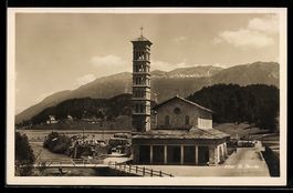 AK St. Moritz, Kirche mit Bergpanorama