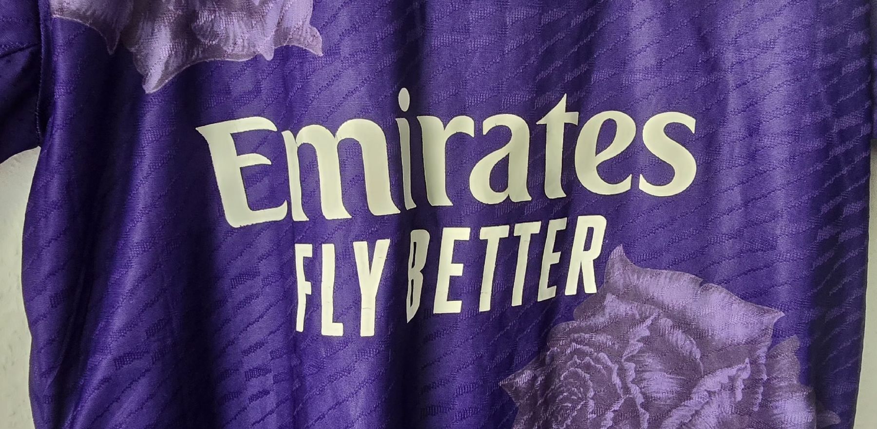 Real Madrid Canottiere & Pantaloni: Maillot Real Madrid Y-3 Violet Fleur - Taille M – Usato da Genève venduto da MariaS2 3