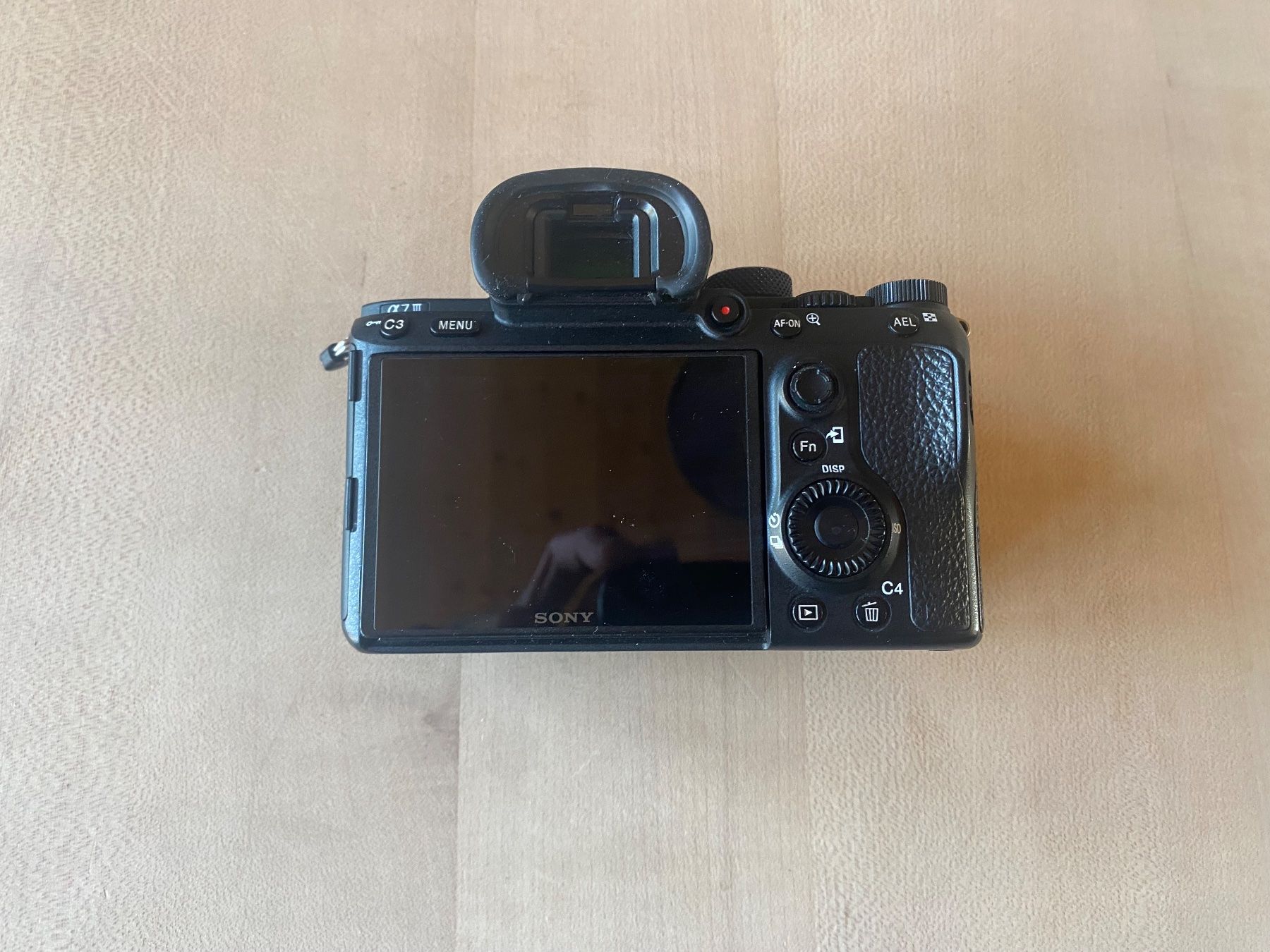 Sony Fotocamera: Sony Alpha 7III body - 24593 déclenchements – Usato da La Chaux-de-Fonds venduto da LaureLagger 2