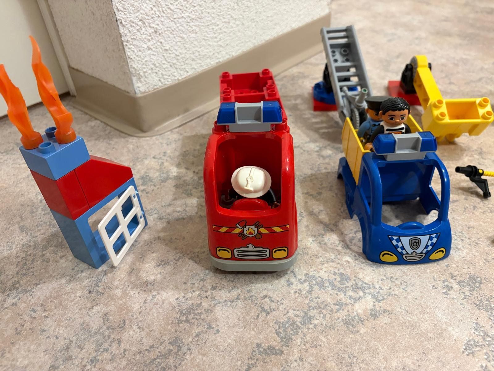 Lego Giocattoli: Duplo Feuerwhehr - Polizei - Tankwagen – Usato da Uhwiesen venduto da moskito59 2