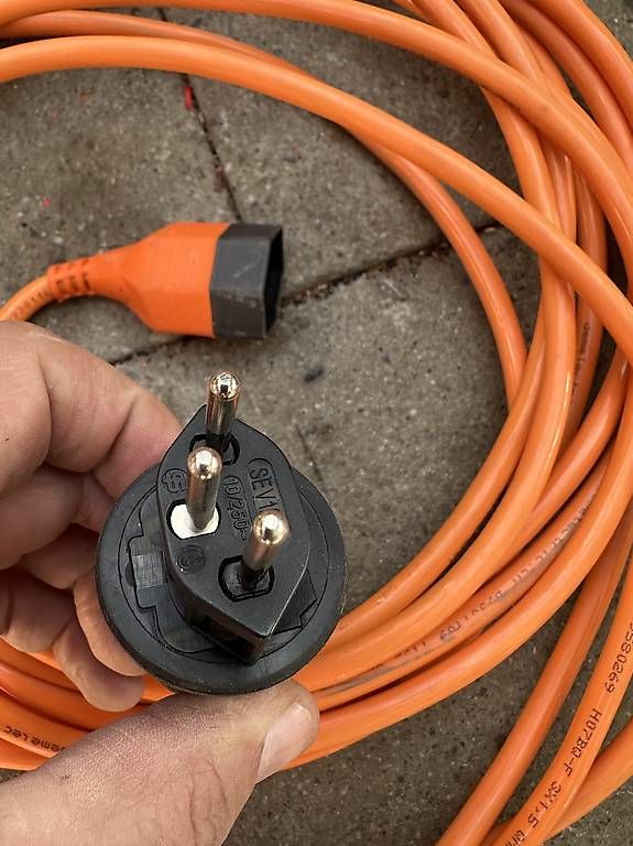 Cavi: Verlängerungskabel mit 3-poligem Stecker Orange   – Usato da Speicherschwendi venduto da Supersport 2