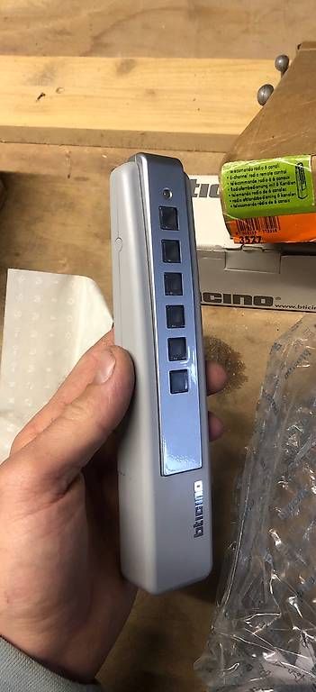 Telecomandi: Bticino télécommande radio a 6 canaux  – Usato da Grangettes-Romont venduto da Guillaumegrangettes 1