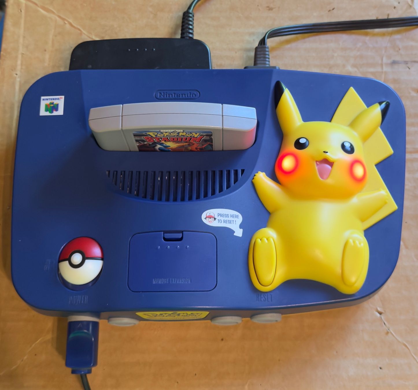 Nintendo Consoles: Pikachu Nintendo 64 Pokémon + Manette + Câbles – D'occasion à Chézard-St-Martin par Kro_Cards 1