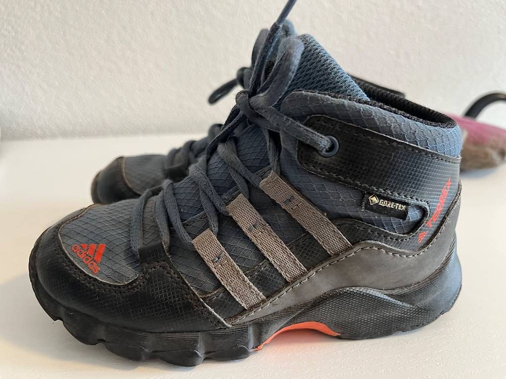 Adidas Scarpe per ragazzi: Adidas Terrex Gr. 26 – Usato da Untervaz venduto da Aina21 1