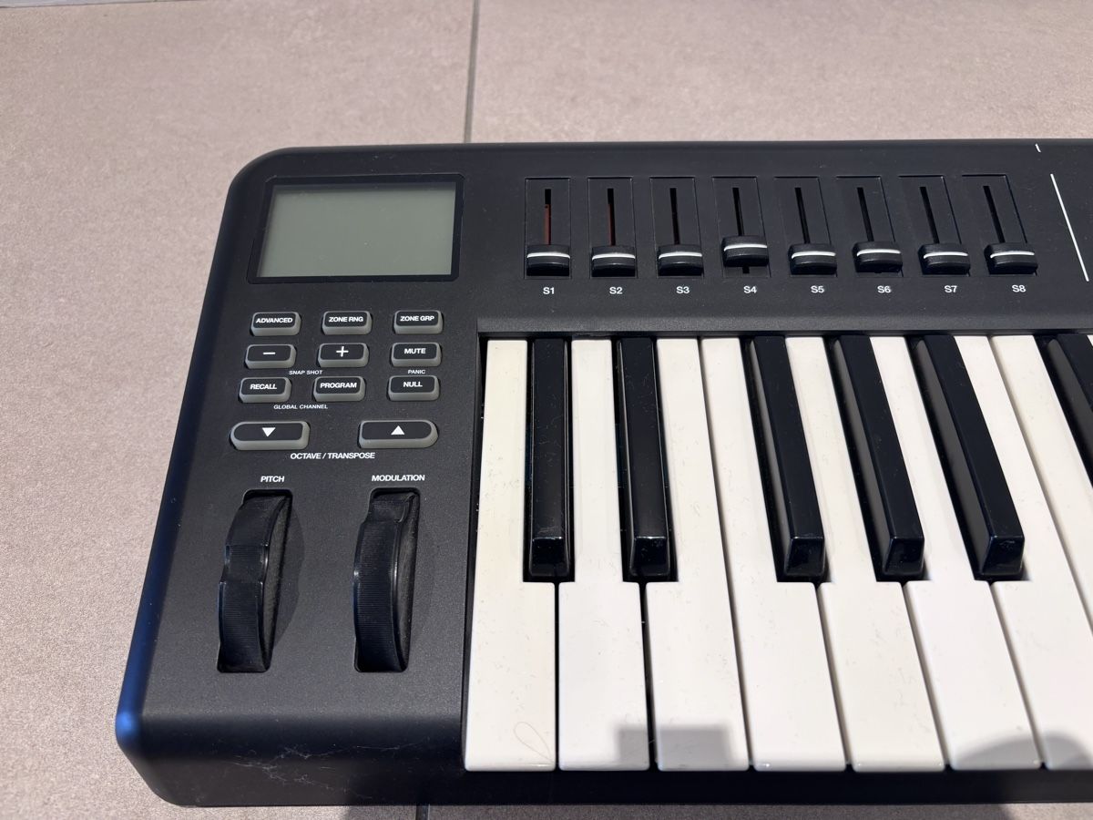 Alesis Strumenti musicali: Alesis QX49 USB MIDI Keyboard – Usato da Menzingen venduto da gispat 4