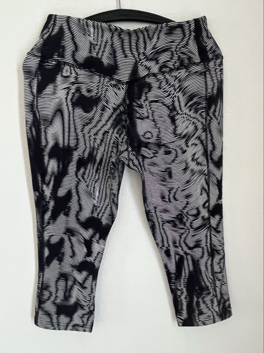 Nike Leggings: Nike Capri Leggings – Usato da Wattwil venduto da Zeemeermin