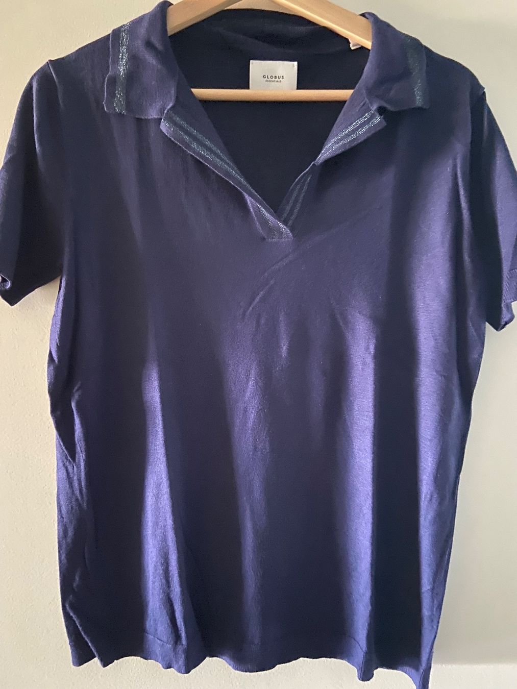 Globus Magliette Polo: Strick-Polo mit Details in Silber – Usato da St. Gallen venduto da always-a-good-buy