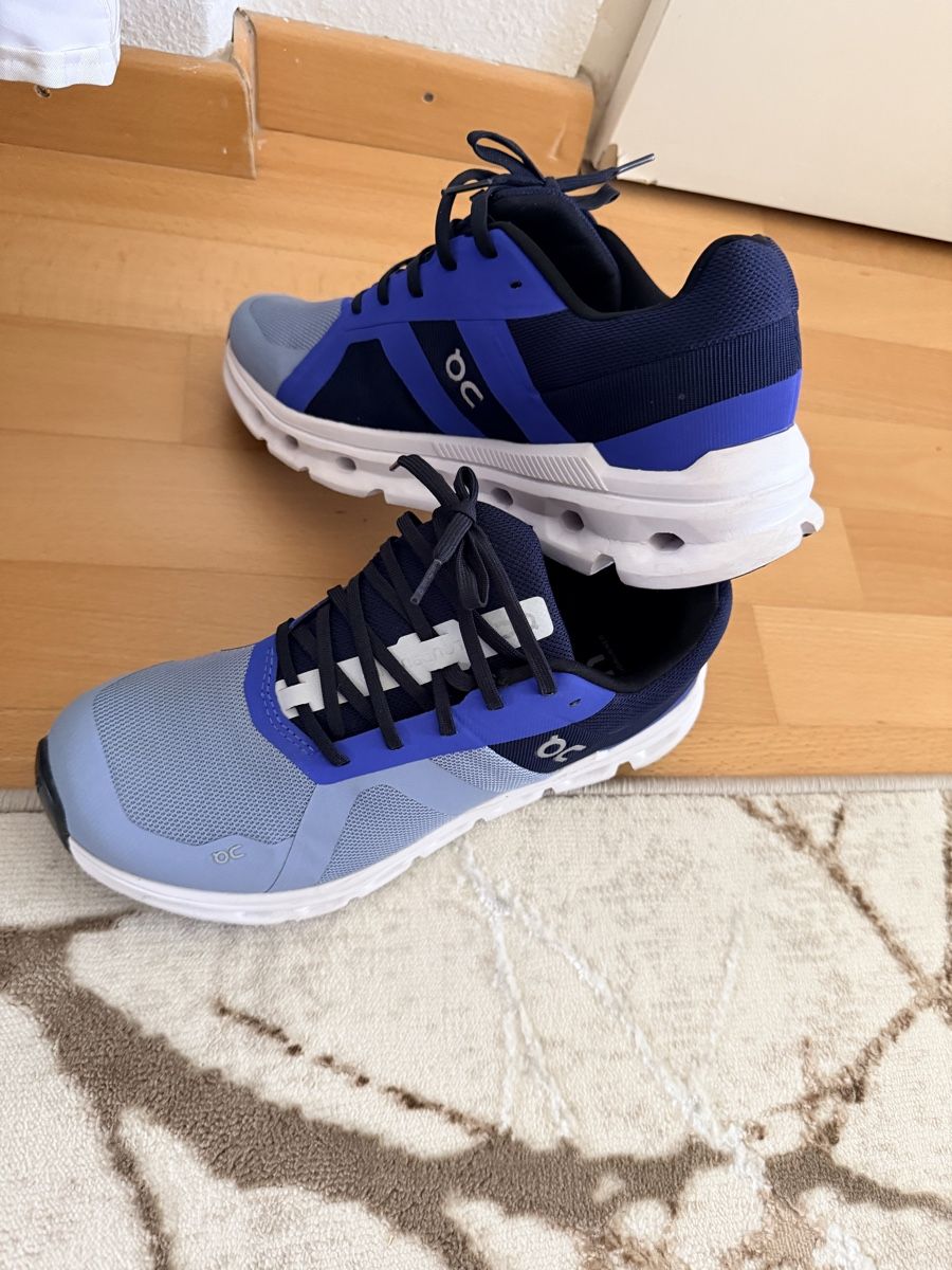 On Chaussures femmes: On Cloudrunner – Neuf (Voir description) à Benglen par Shamily 2