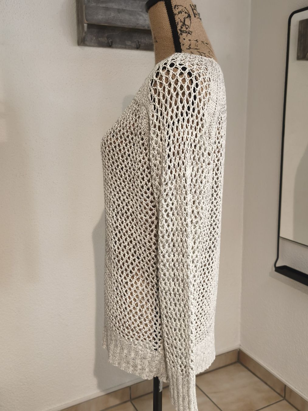 Pullover & Sweatshirts: Pullover Chicoree beige Grösse L Netzoptik guter Zustand – Gebraucht aus Emmetten von SecondhandSiska 1