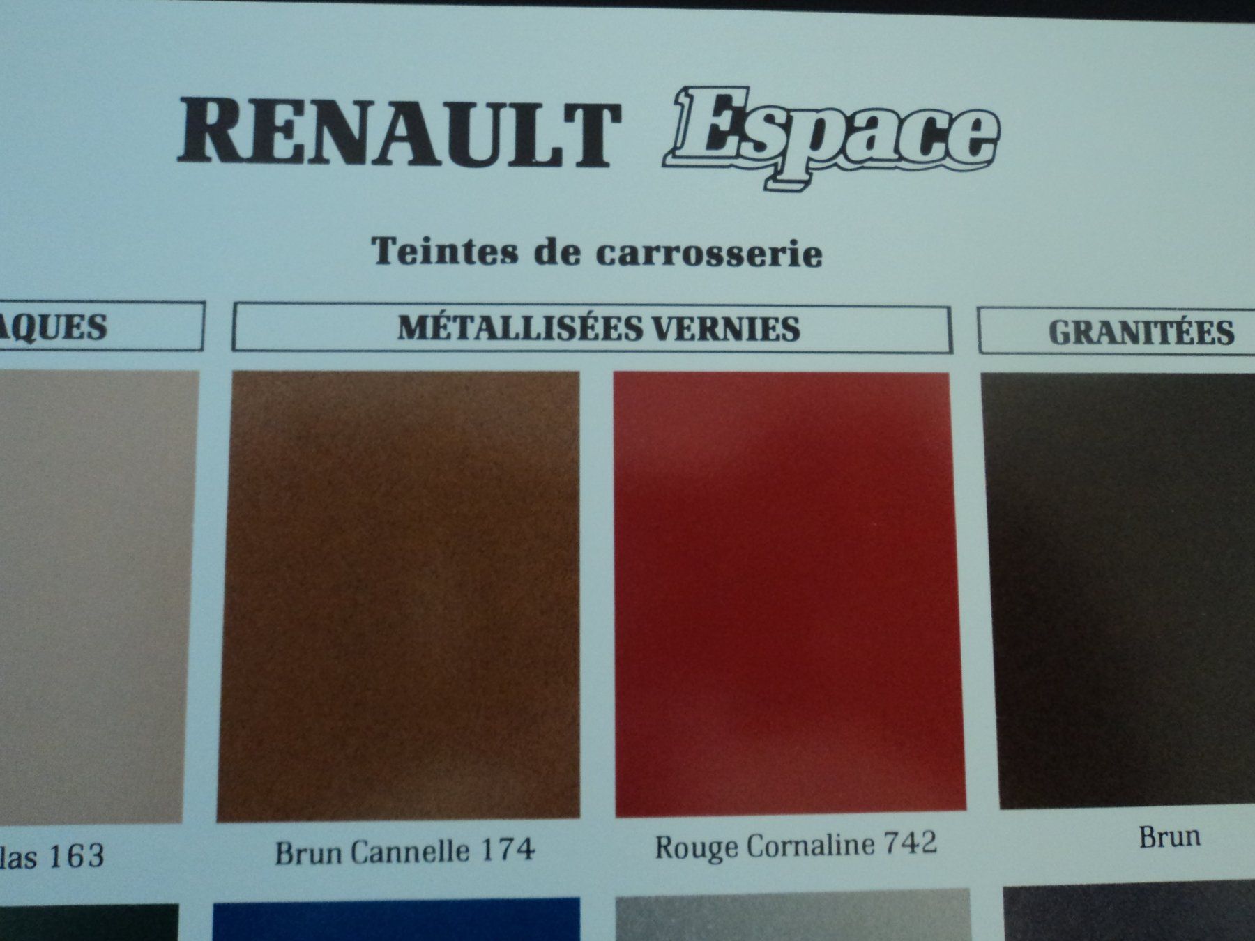Renault Documenti: Prospekt Farbkarte und Polstermuster Renault Espace – Usato da Schwarzenburg venduto da modelCARama 2
