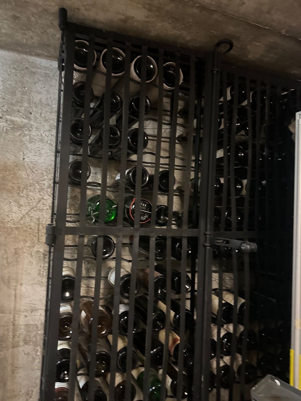 Scaffali: Schmiedeeisen Weinregal – Usato da Rudolfstetten venduto da Laramalna