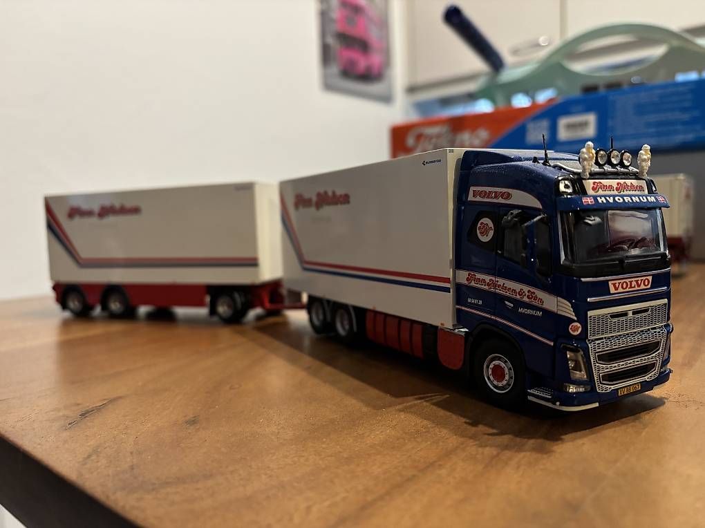Modellbausätze & Standmodelle: Volvo AHZ Tekno/WSI 1:50 – Gebraucht aus Aristau von PP_swiss