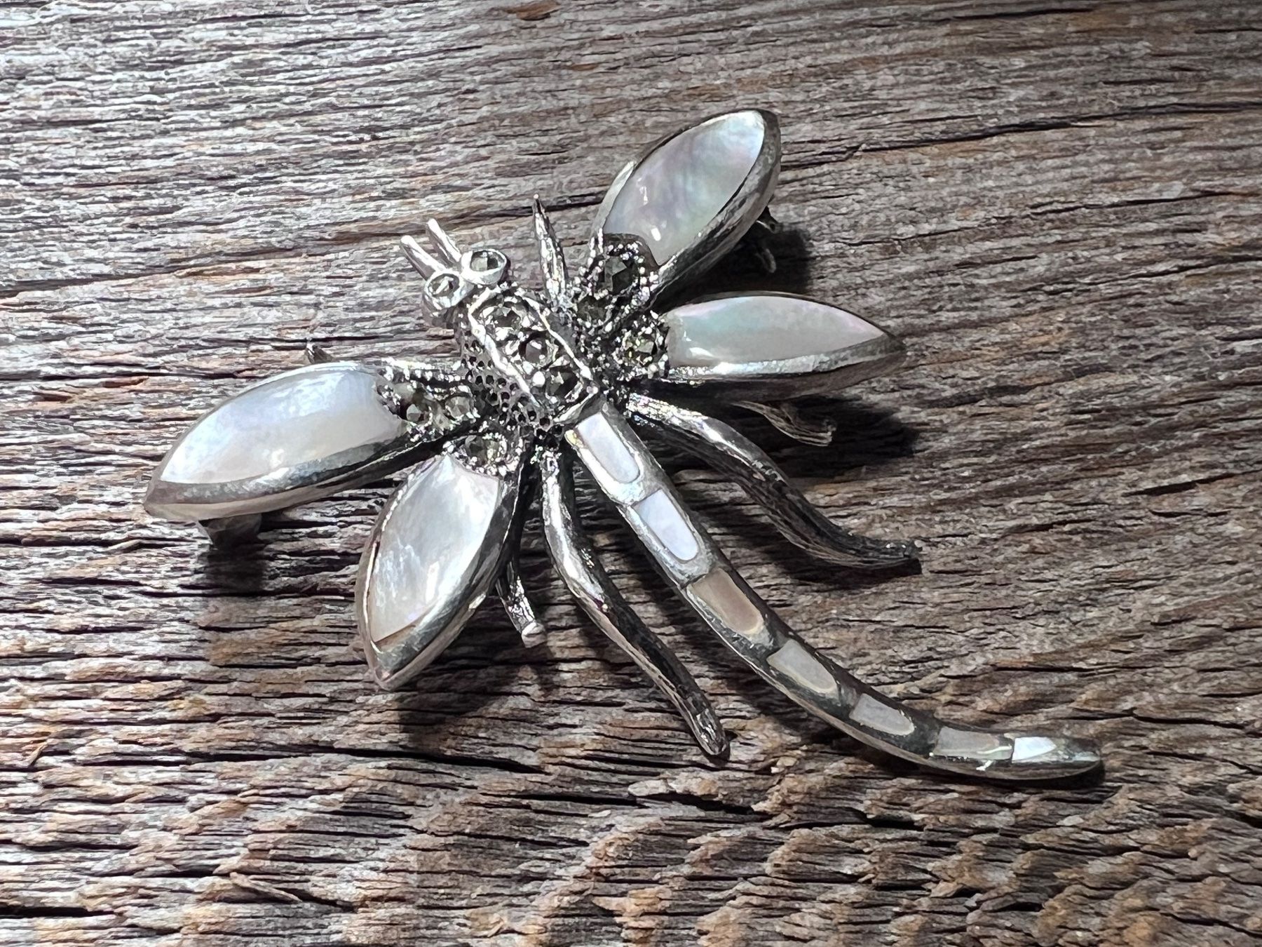 Spille & Fermagli: Brosche Libelle im Jugendstil Silber Perlmutter u Markasiten – Nuovo (secondo la descrizione) da Bern venduto da Jiffy 1