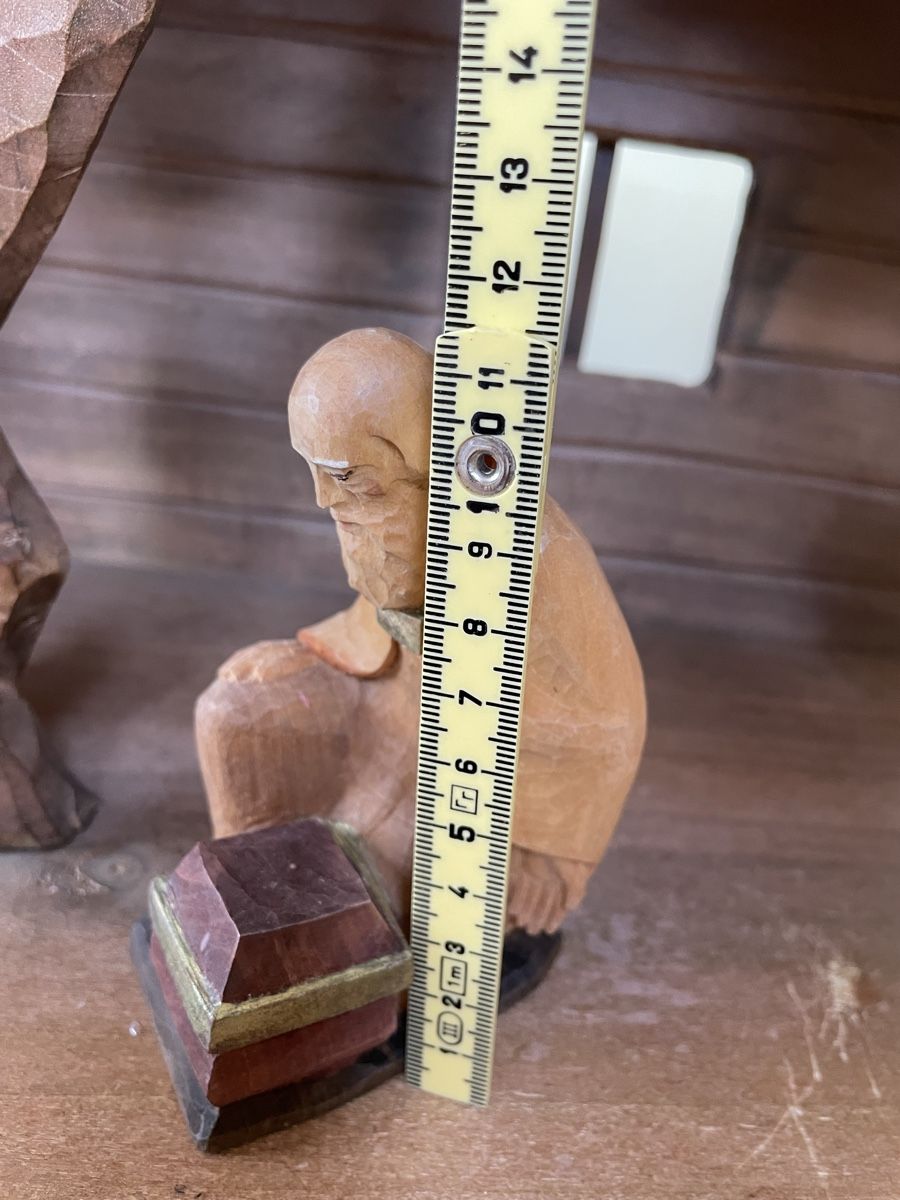 Statuette: König kniend E.Thomann Brienz – Usato da Flawil venduto da Naphtali 6
