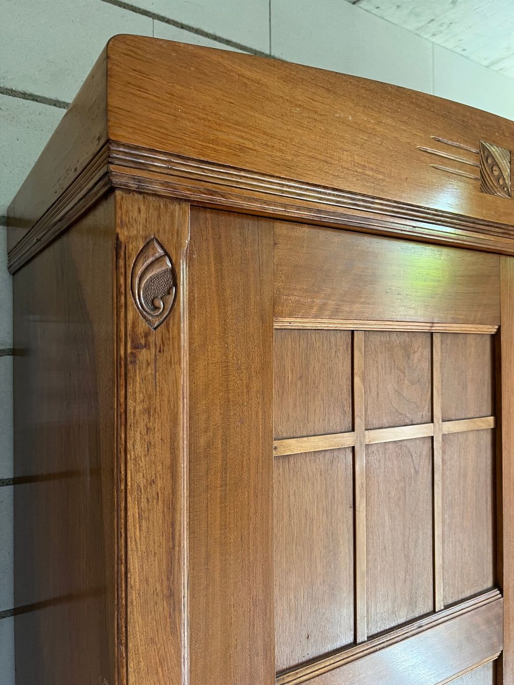 Armadi: Antiker Schrank mit Tablaren – Usato da Oberhofen Thun'see venduto da masterregula 1