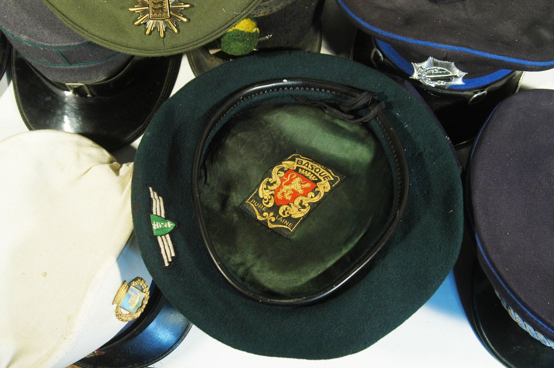 Uniformi: Uniformmützen Diverse – Usato da Herisau venduto da Wisen 3
