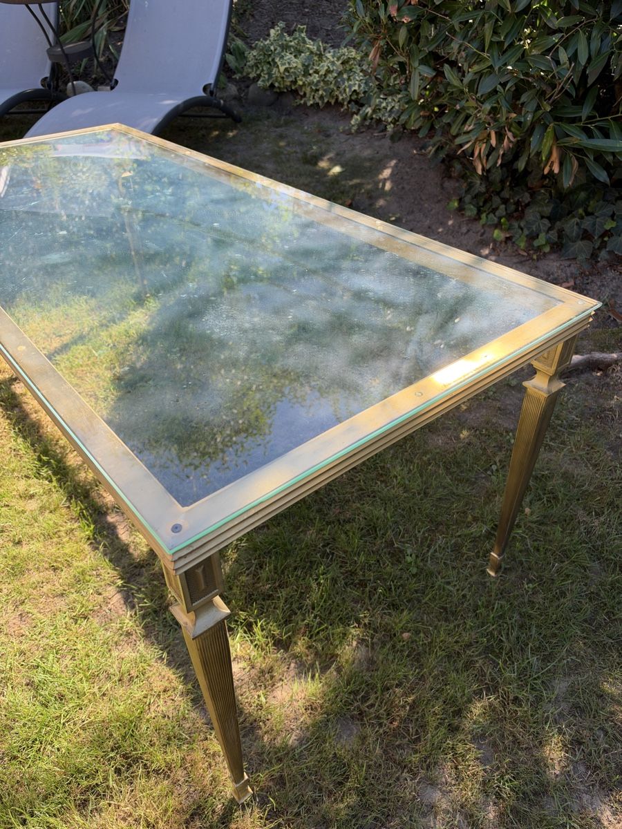 Tische: Couchtisch mit Glasplatte und Messinggestell – Gebraucht aus Marly von lot_s7fx 2