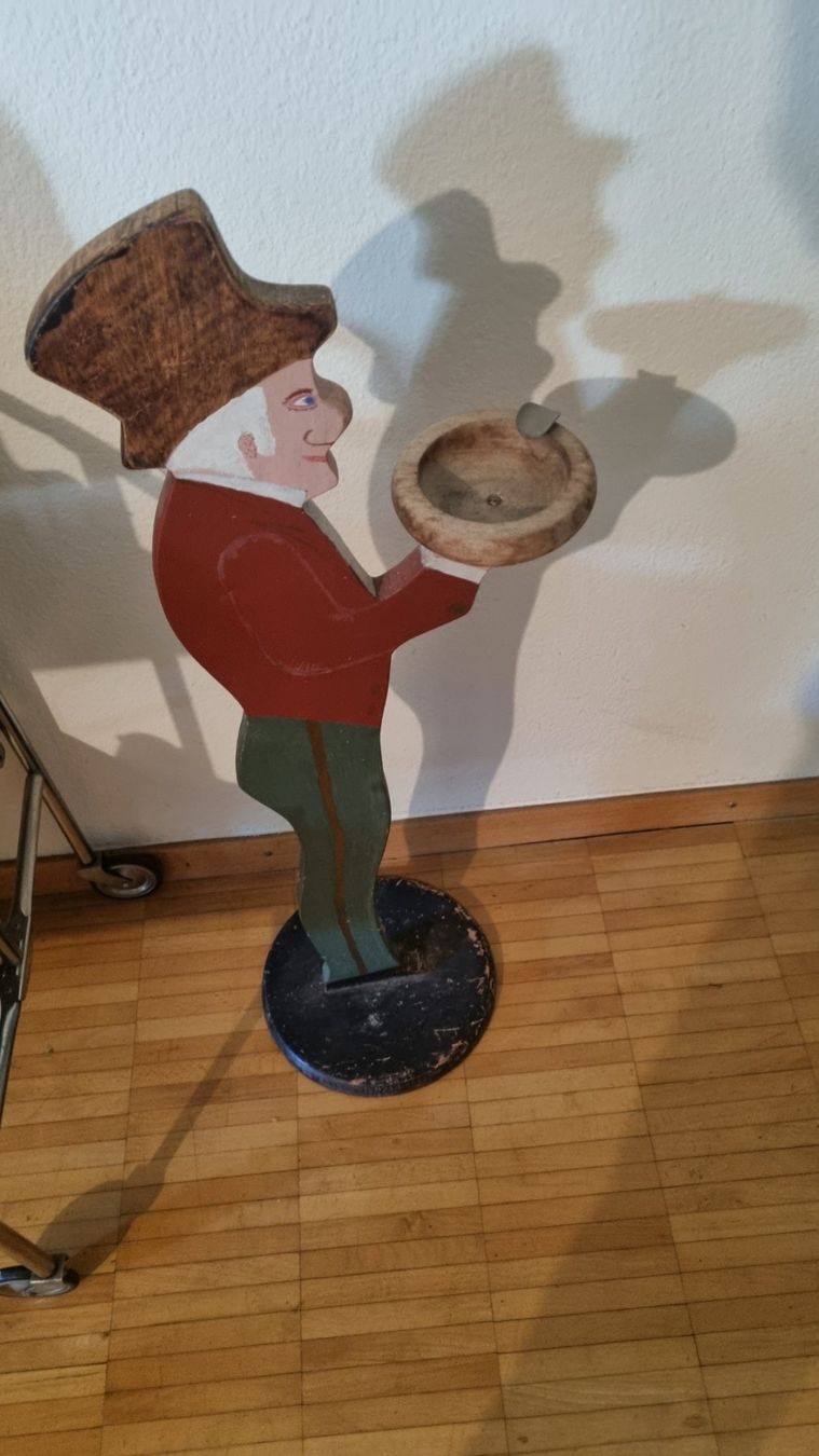 Sculture & Statue: Holz Figur mit Aschenbecher – Usato da Basel venduto da Jcva 7