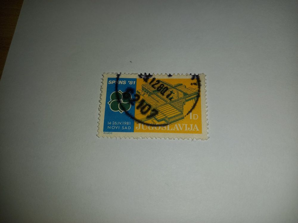 Épinglette Ancienne – Armoiries De Novi Sad, Serbie – Insigne Rare Collection